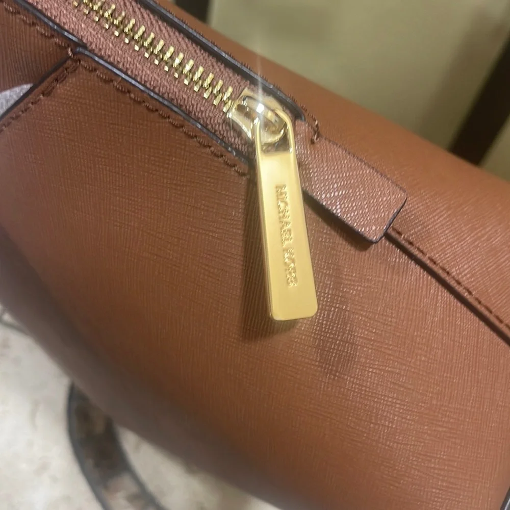 Michael Kors Jet Set Travel Medium Saffiano Leather Dome Satchel - Picture 6 of 13